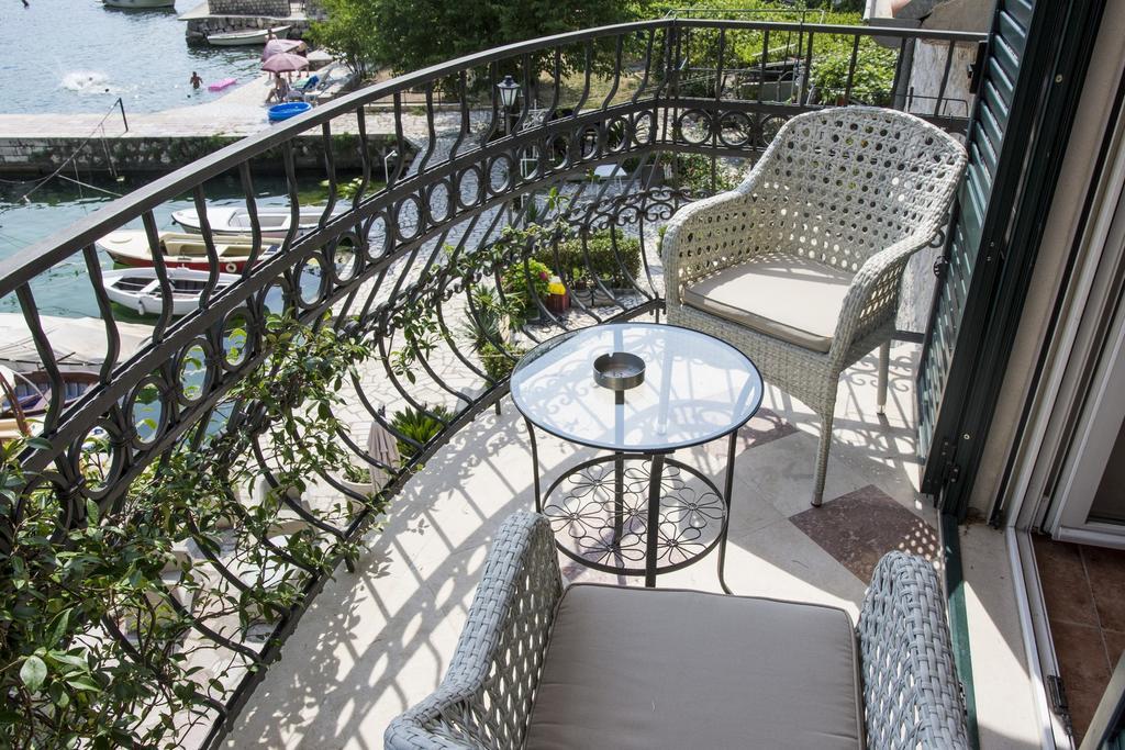 Apartment Lukiduki At The Beach - Kotor Exterior foto